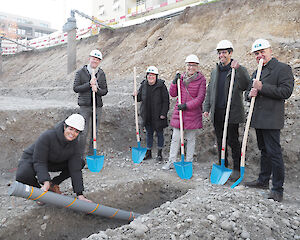 GRUNDSTEINLEGUNG UNTERE BIRS BAUFELD B